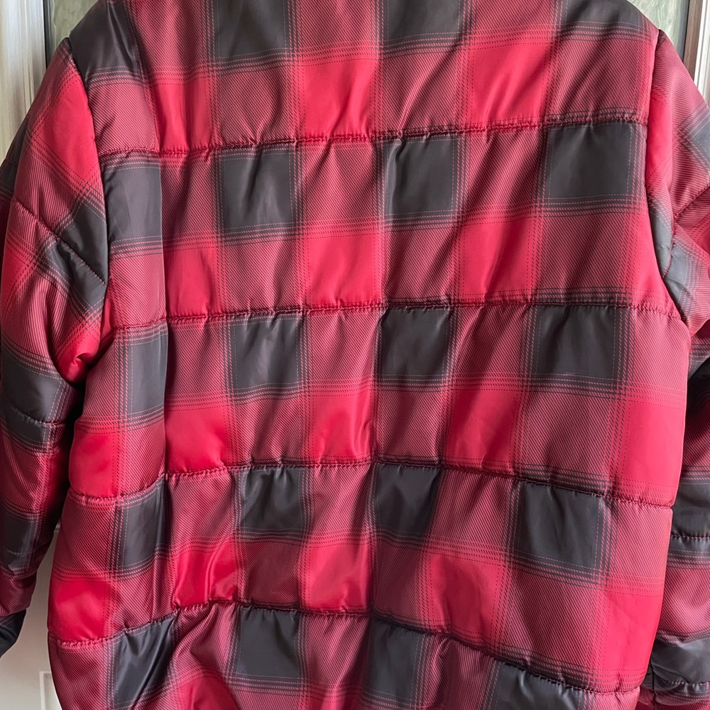 GUC Universal Thread Red Plaid Puffer Jacket - Picture 3 of 5